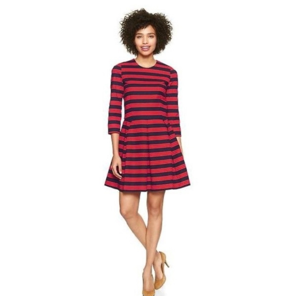 GAP Striped Holiday Dress • Red/Navy • Size 2 • Pockets • 3/4 Sleeve